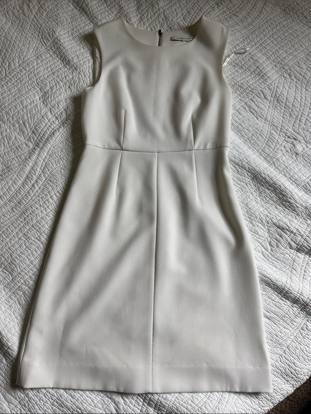 Diane Von Furstenberg Sleeveless Cream Sheath Dress